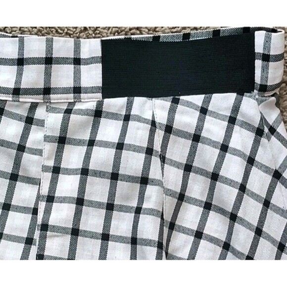 Torrid Skater Skate High Waisted Size 4 4X Pleated Plaid Light Pink Black Gyaru - Picture 8 of 8